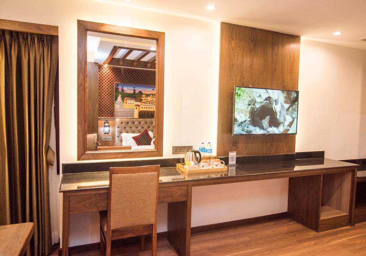 Everest Boutique Hotel カトマンズ エクステリア 写真