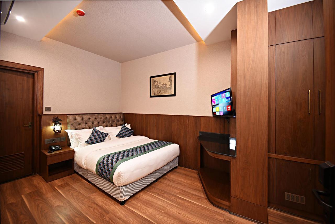 Everest Boutique Hotel カトマンズ エクステリア 写真