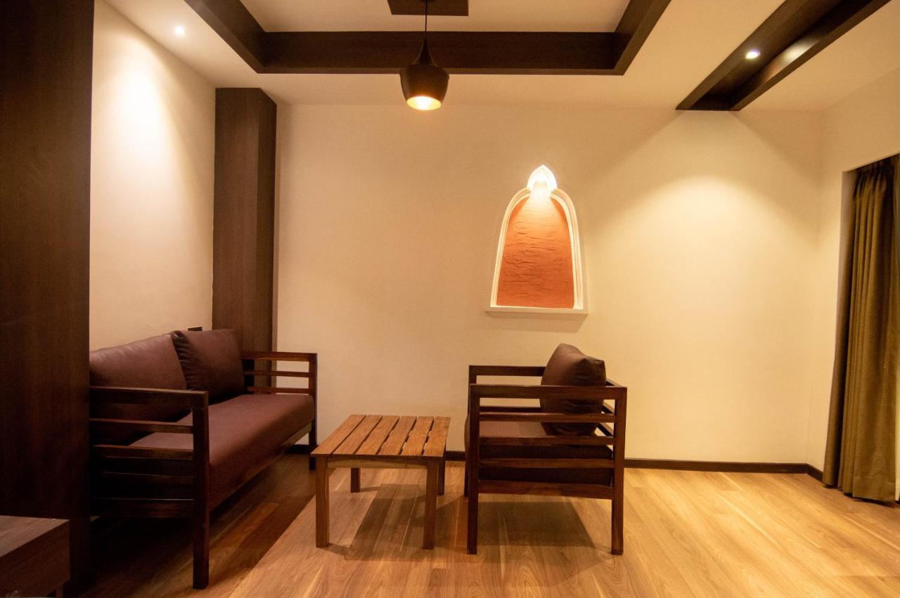 Everest Boutique Hotel カトマンズ エクステリア 写真