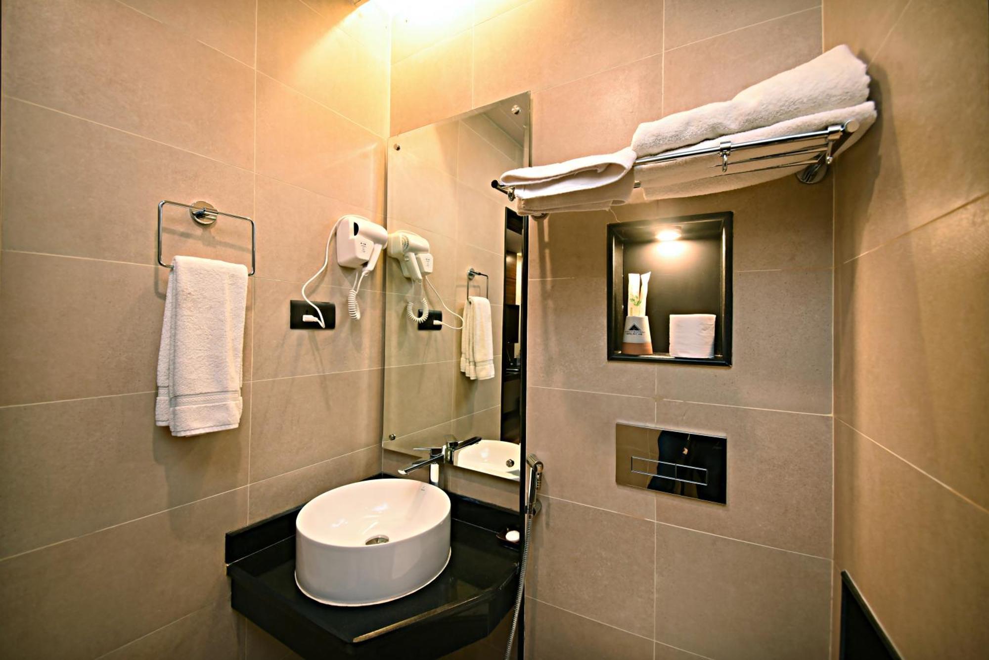 Everest Boutique Hotel カトマンズ エクステリア 写真